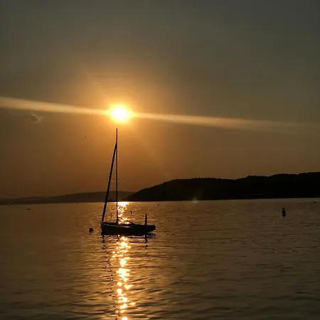 Isteni Zamardi, Akar 12 Fo! Balaton Apartament Zamárdi