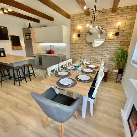 Isteni Zamardi, Akar 12 Fo! Balaton Apartment Zamardi
